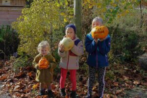 0060_20251025_Kürbisschnitzen