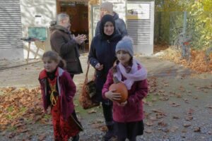 0100_20251025_Kürbisschnitzen